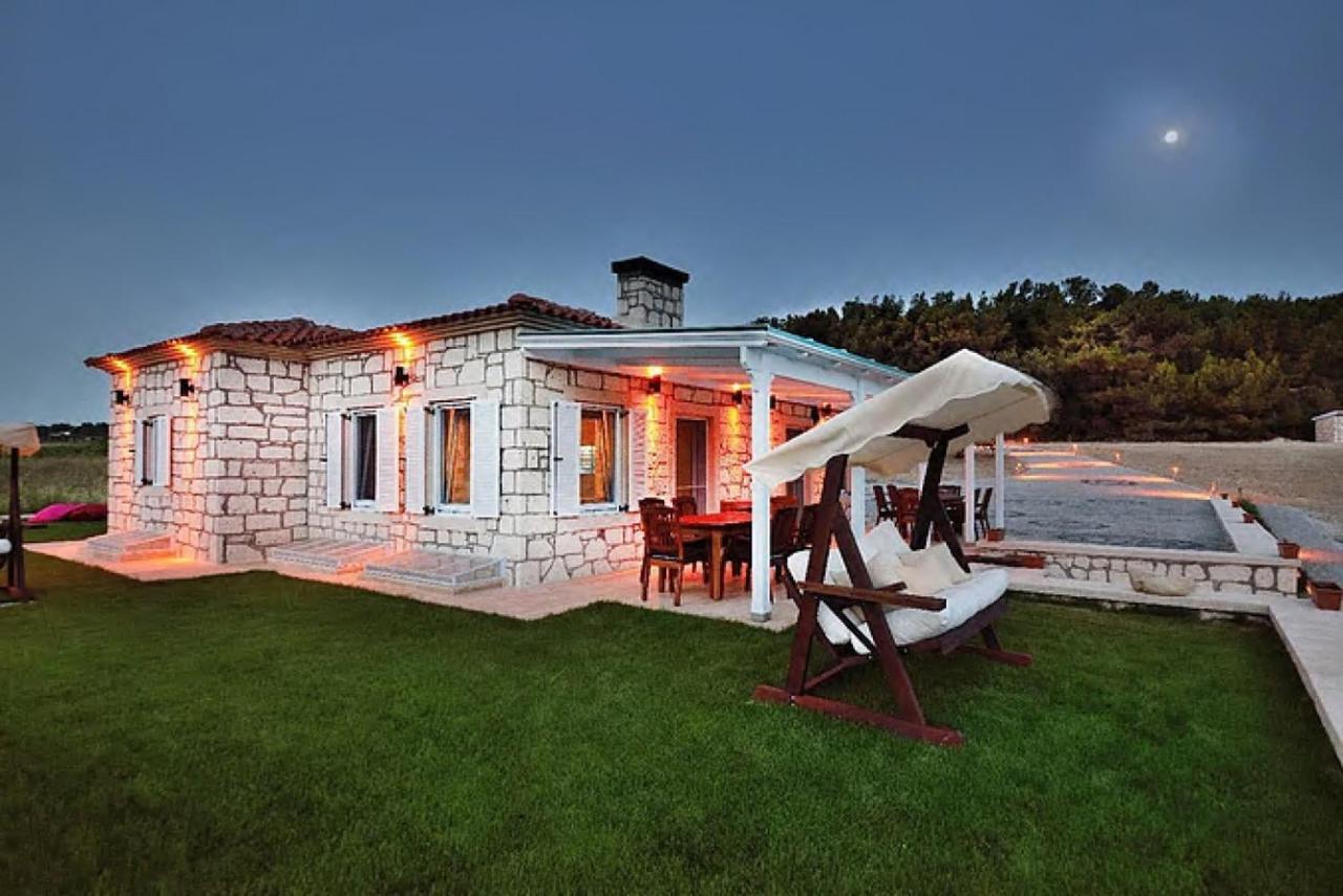 B&B Çanakkale - Lovely Villa with Backyard in Bozcaada near Beach - Bed and Breakfast Çanakkale