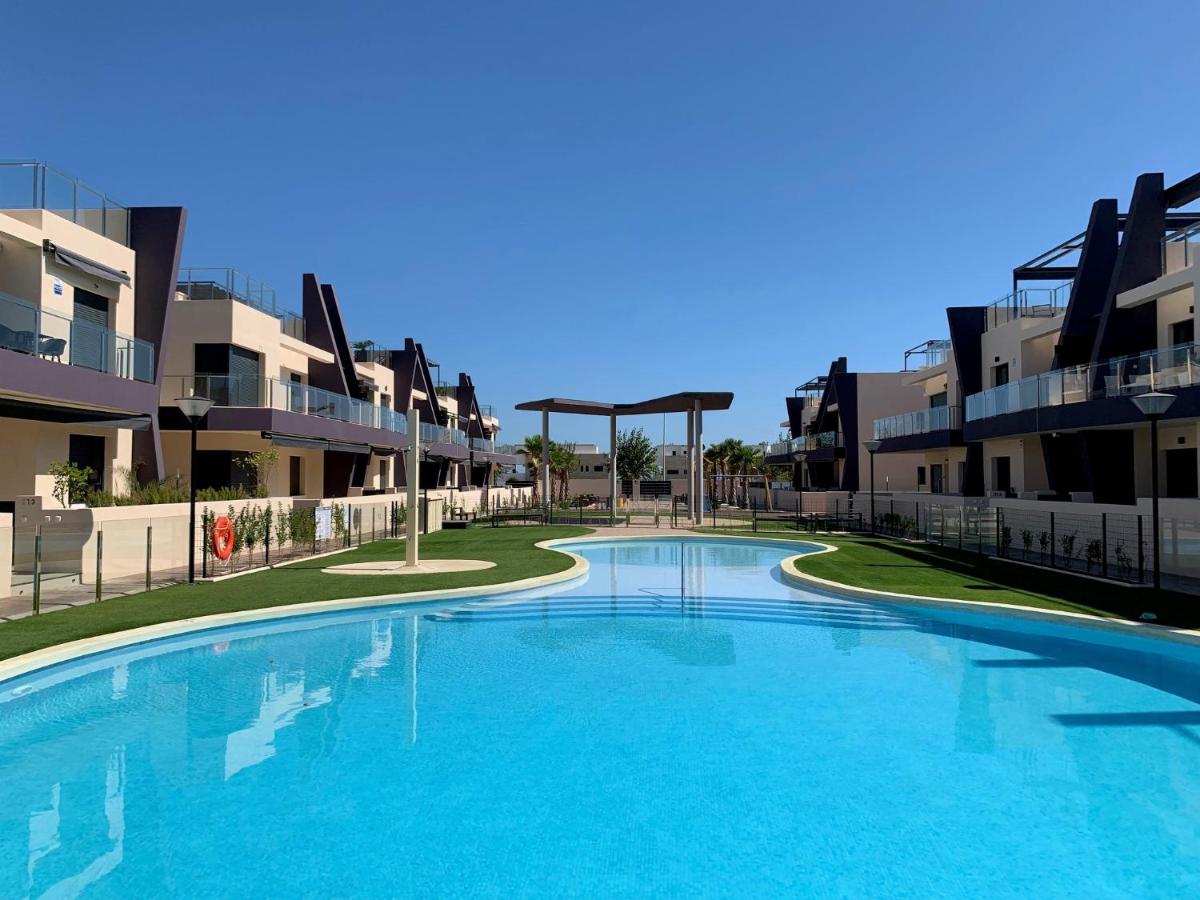 Higuericas Costa 208 - Playa Higuericas, perfect poolside penthouse - Chambres d'hôtes Pilar de la Horadada