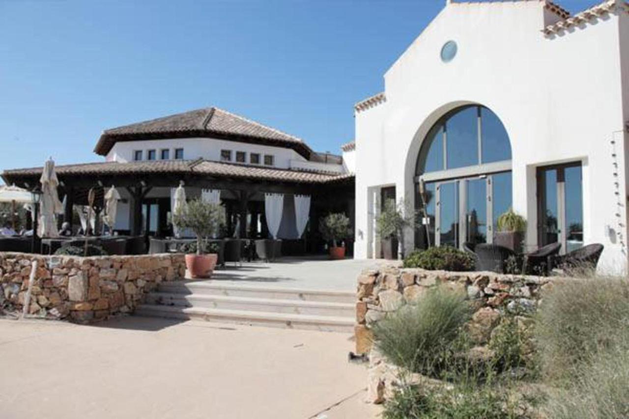 Three Bedroom Luxury Villa El Valle Golf Resort - B&B