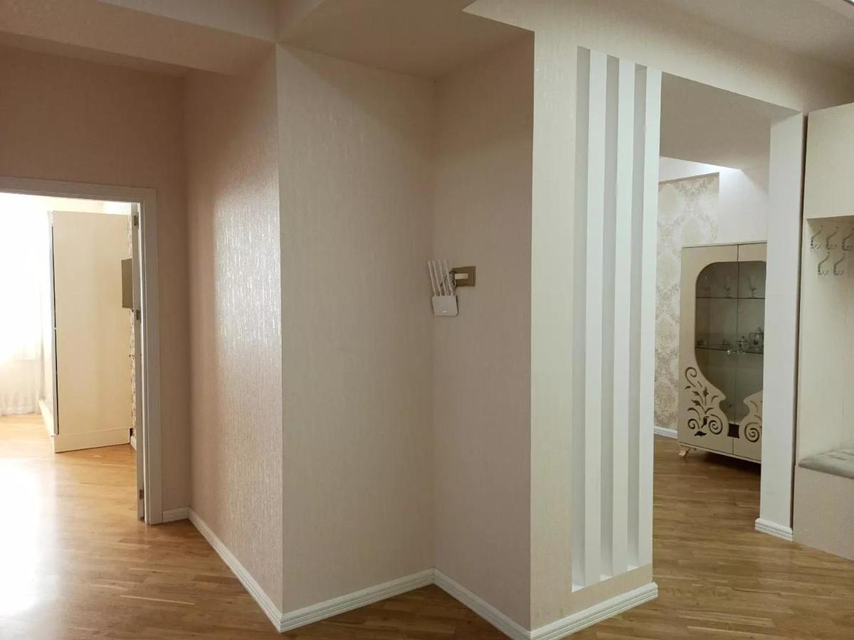 3 комнатная VIP квартира возле метро - B&B Bakú