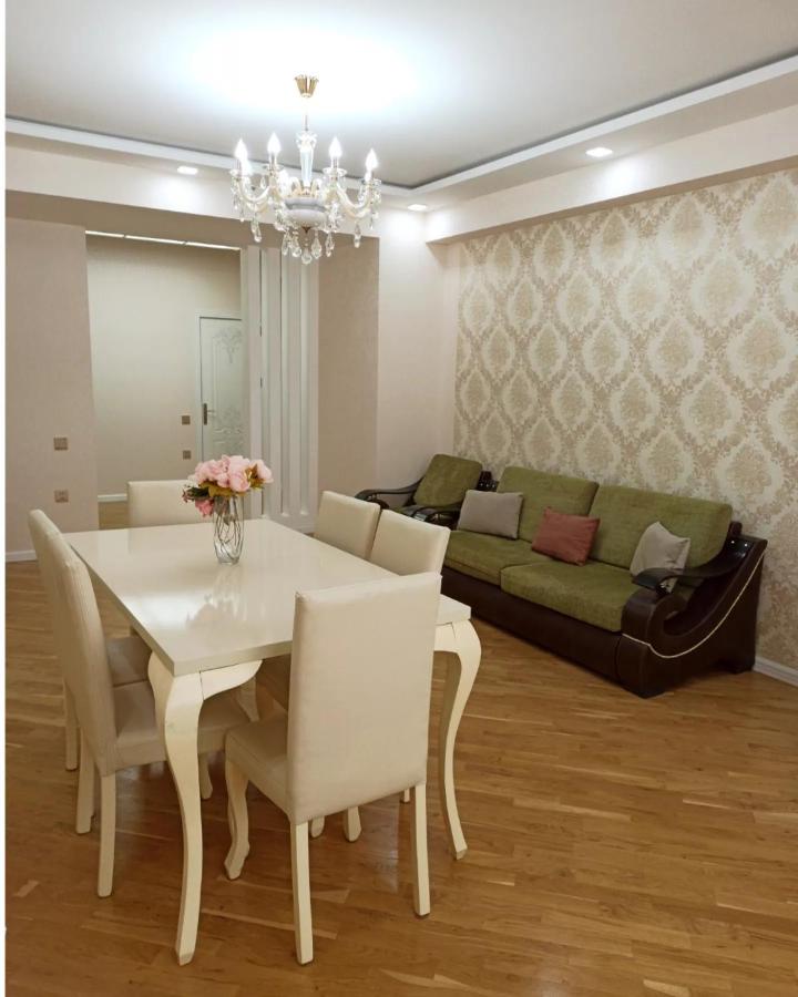 B&B Bakoe - 3 комнатная VIP квартира возле метро - Bed and Breakfast Bakoe