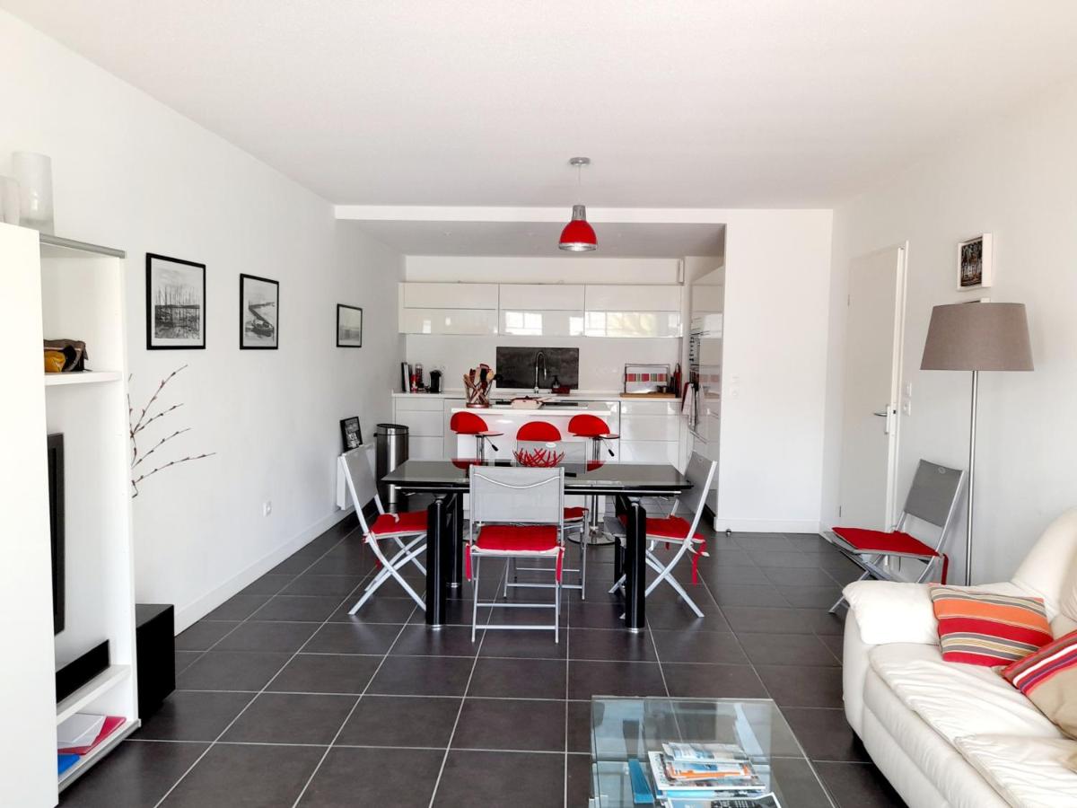 Appartement T3 Contemporain, Proche Plage et Centre, Parking Sécurisé, Wi-Fi - FR-1-319-11 - B&B