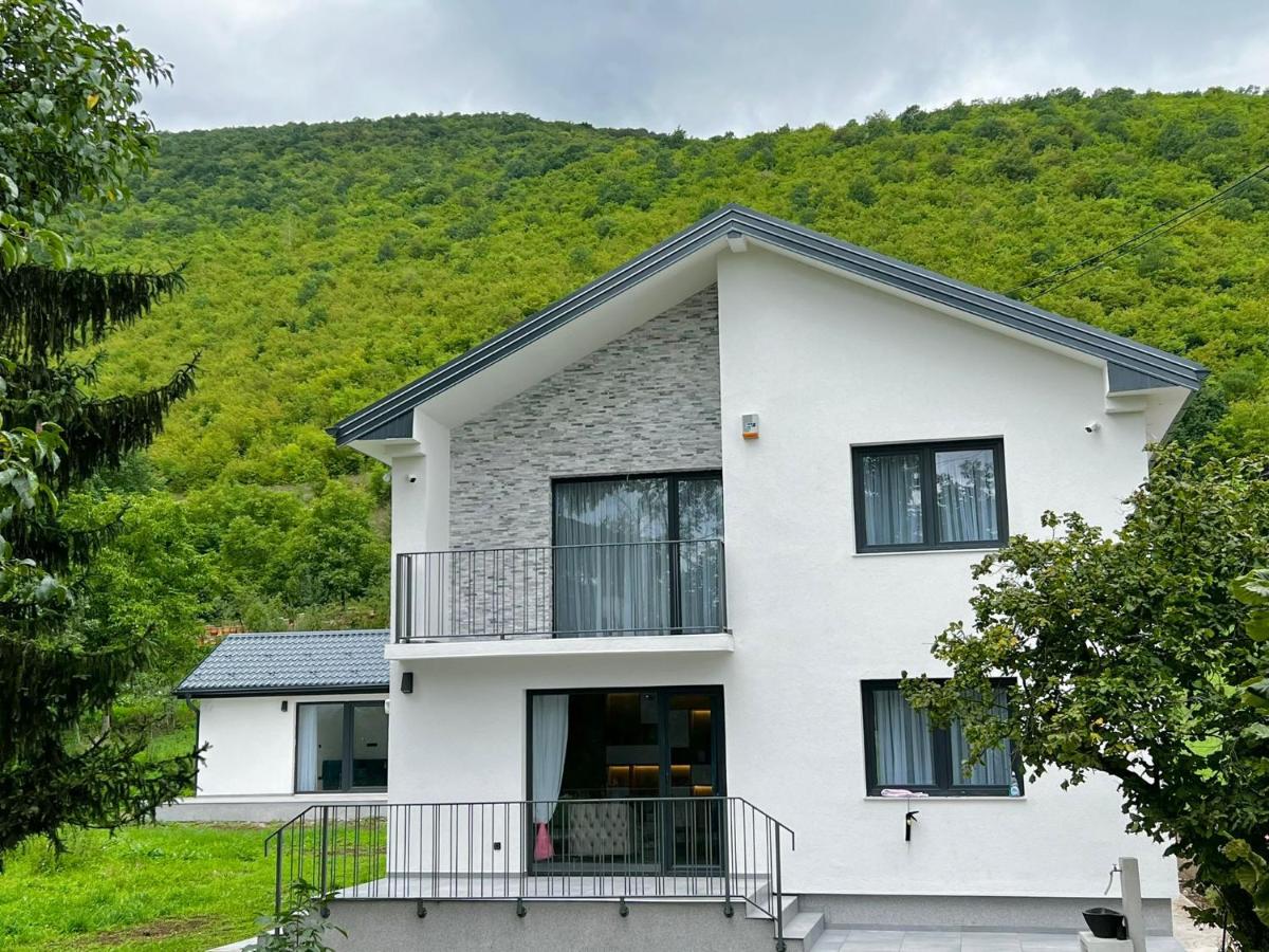 B&B Vrelo Bosne - Villa Coral - Bed and Breakfast Vrelo Bosne