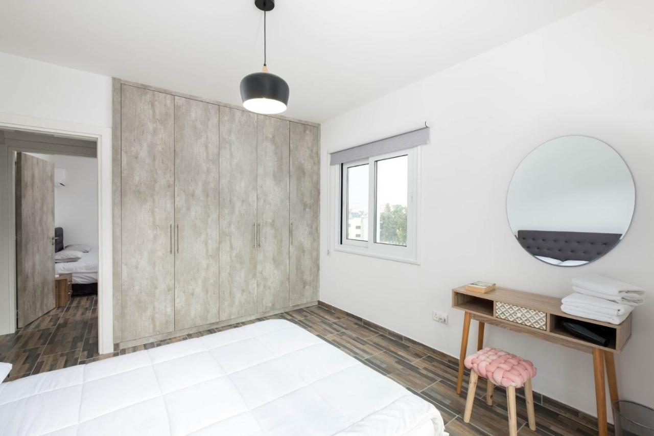 Apartment mit Balkon