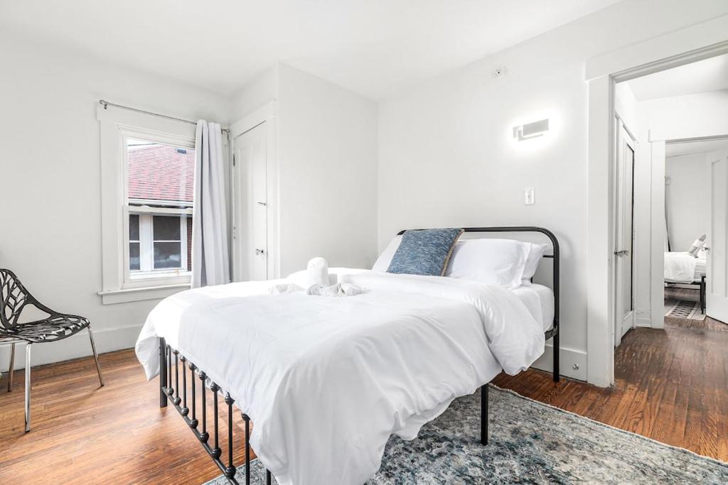B&B Détroit - North End Treasure, beautiful 2 bedroom apartment - Bed and Breakfast Détroit