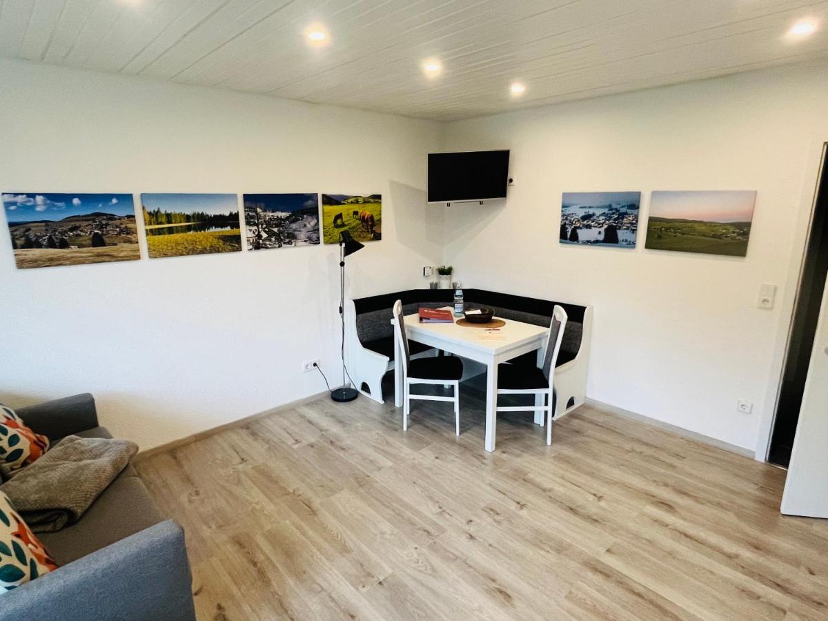 Haus am Sonnenberg,Todtnauberg, Ferienwohnung 002, direkt am Skilift-Skipiste, Nähe Feldberg - B&B Todtnauberg