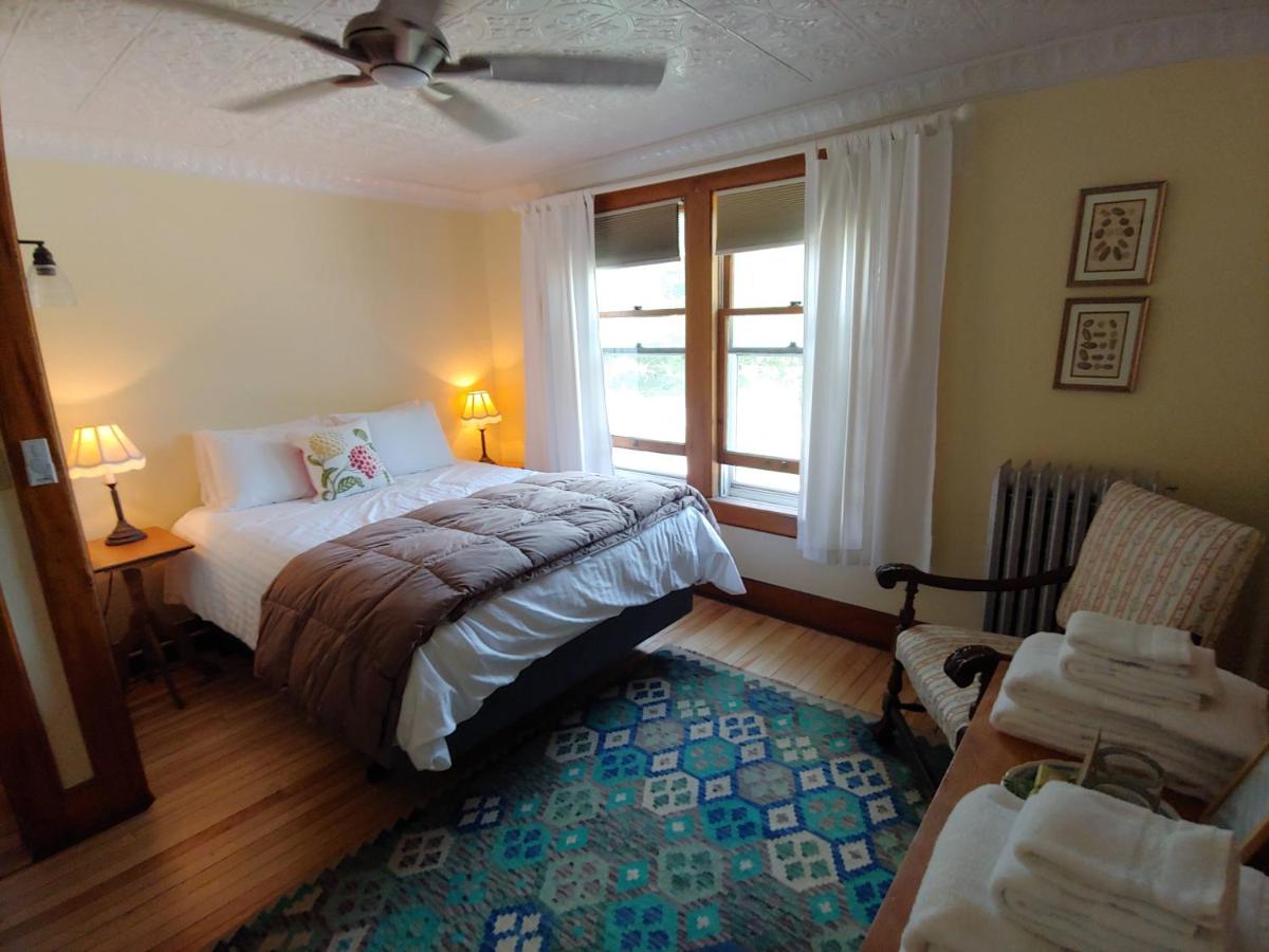 Queen Suite