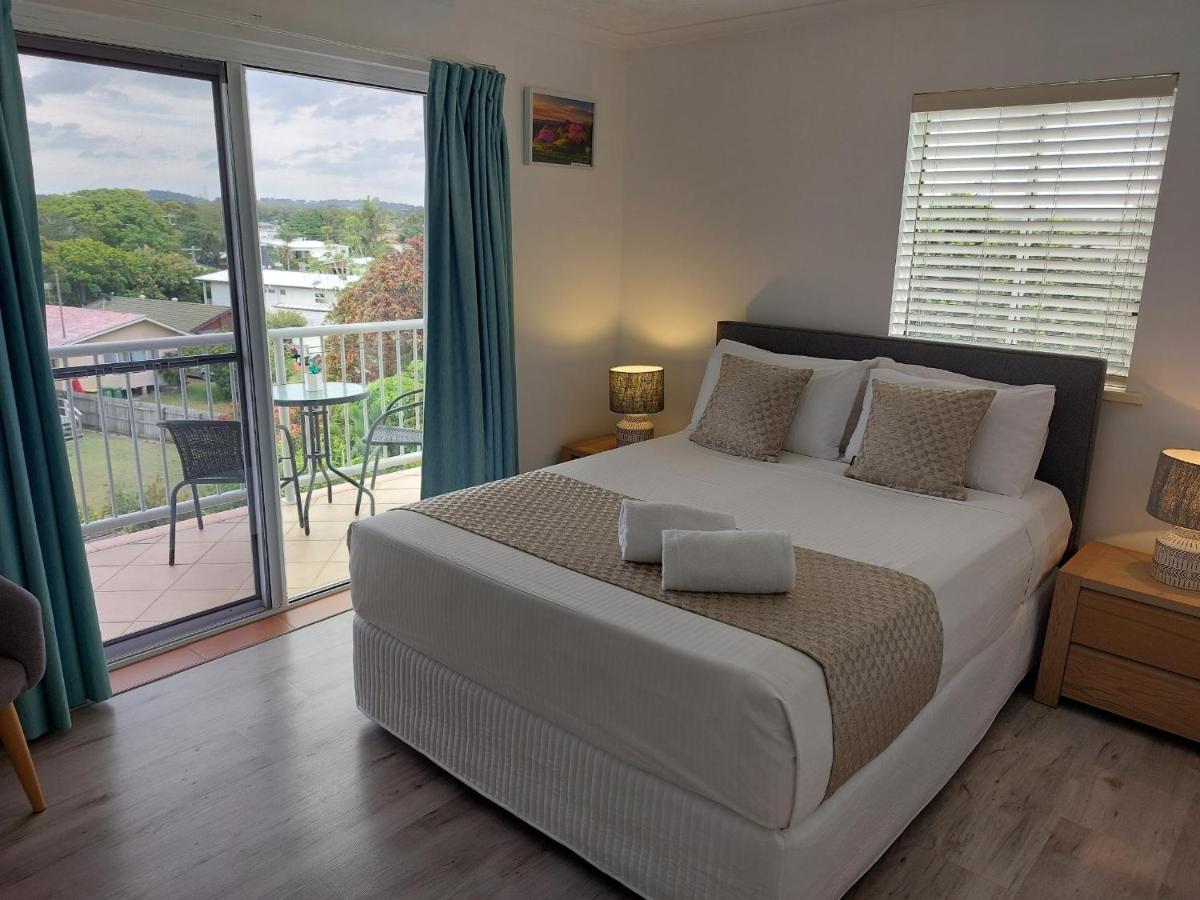 Beachview Two-Bedroom Apartment - Rooftop Access