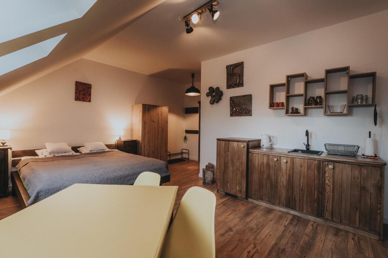 Studio met Queensize Bed