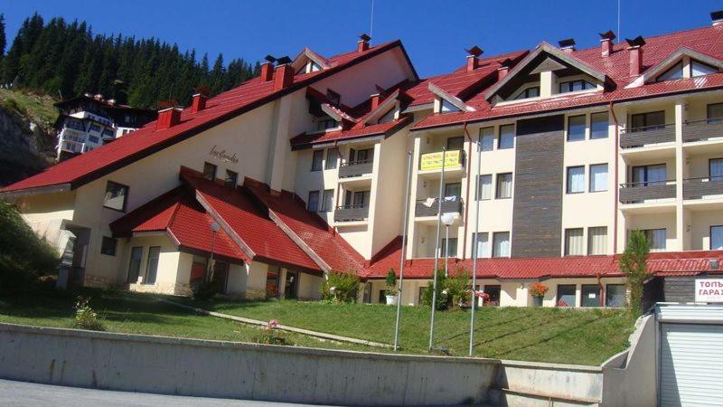 Private Apartment Laplandia 77 (Pamporovo, Bulgaria) - B&B