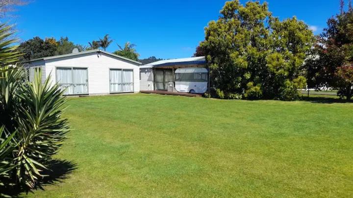 B&B Whitianga - Hosts on the Coast The Boat Shed - Bed and Breakfast Whitianga
