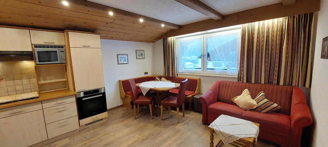 Apartment with Mountain View