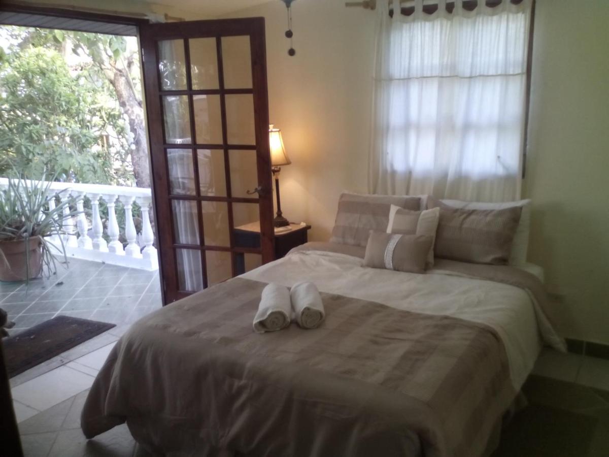 Queen Room with Shared Bathroom