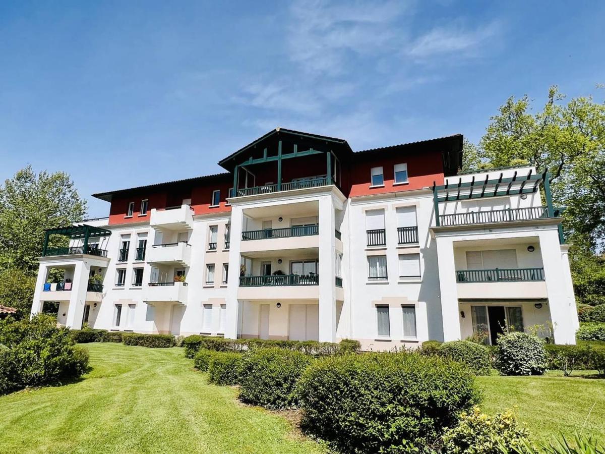 T2 lumineux à Cambo-les-Bains avec piscine, parc et parking, proche centre, équipé et sécurisé - FR-1-495-57 - B&B