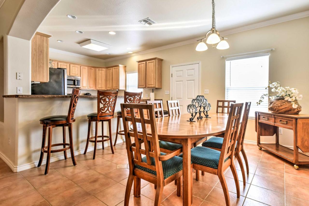 Waterfront Corpus Christi Townhome with Pool and Dock! - B&B Corpus Christi