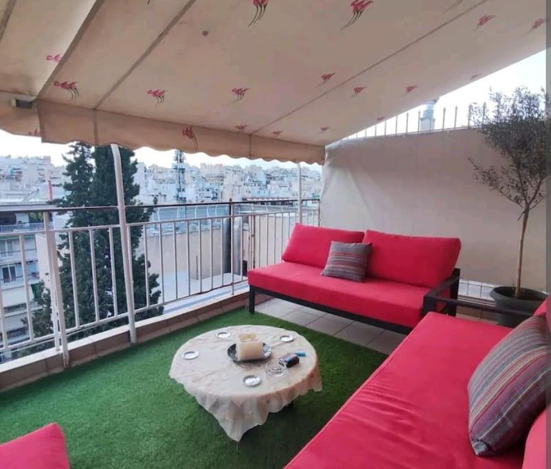 B&B Atene - 7th floor spacious veranda in the heart of Athens - Bed and Breakfast Atene