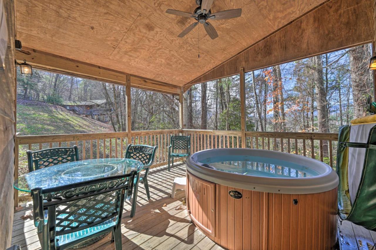 B&B Bryson City - North Carolina Retreat with Hot Tub, Deck and Fire Pit - Bed and Breakfast Bryson City