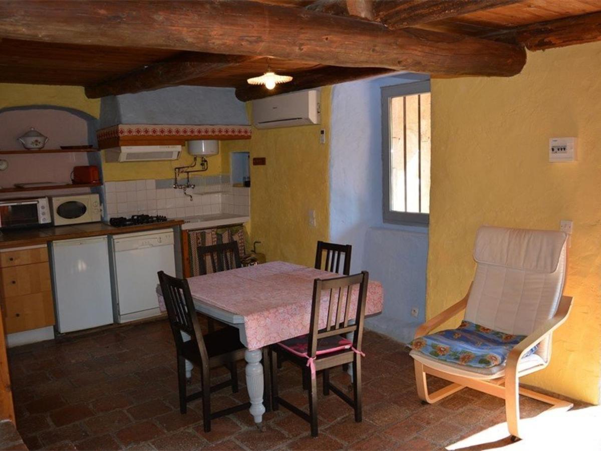 Gîte 2 pièces avec climatisation et animaux admis à Grospierres - FR-1-382-64 - B&B Grospierres