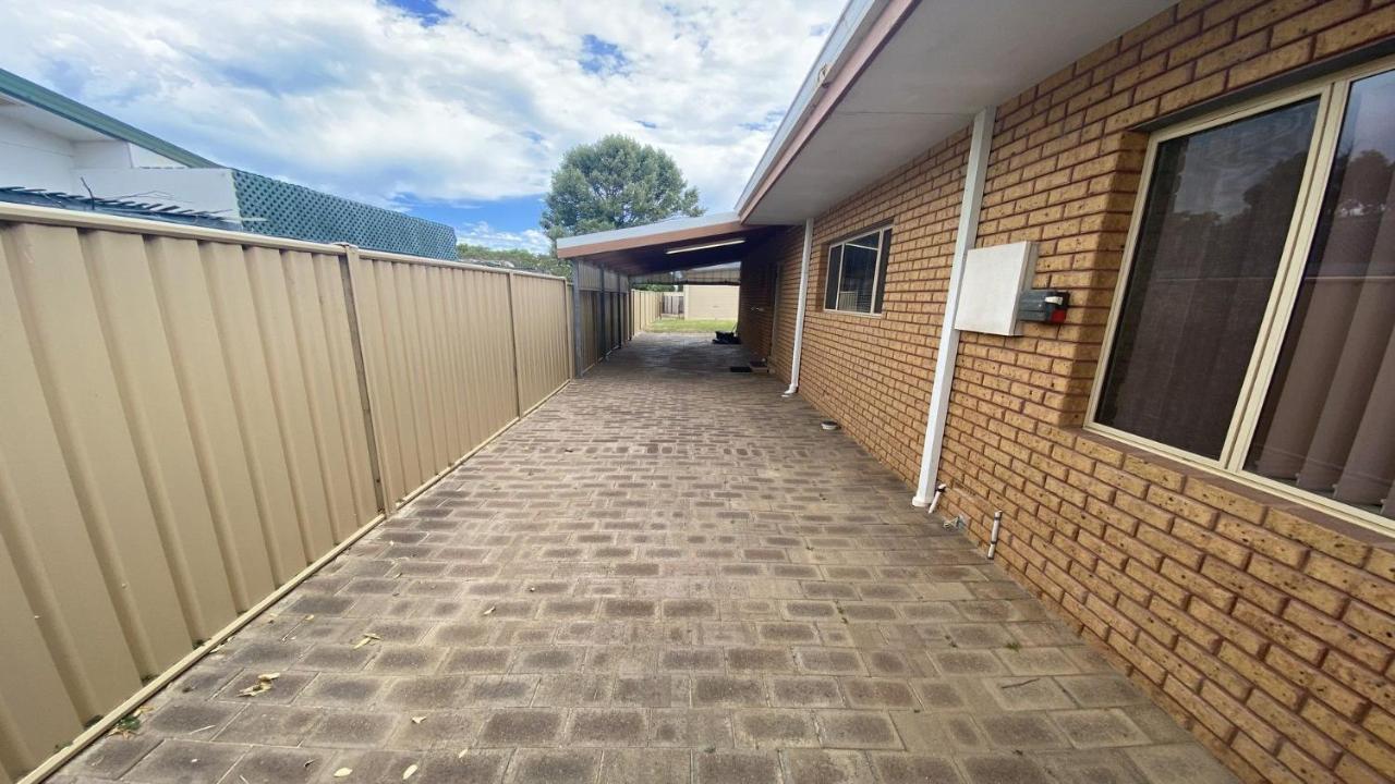 Puggle Palace, 21A Bower Street - B&B Jurien Bay