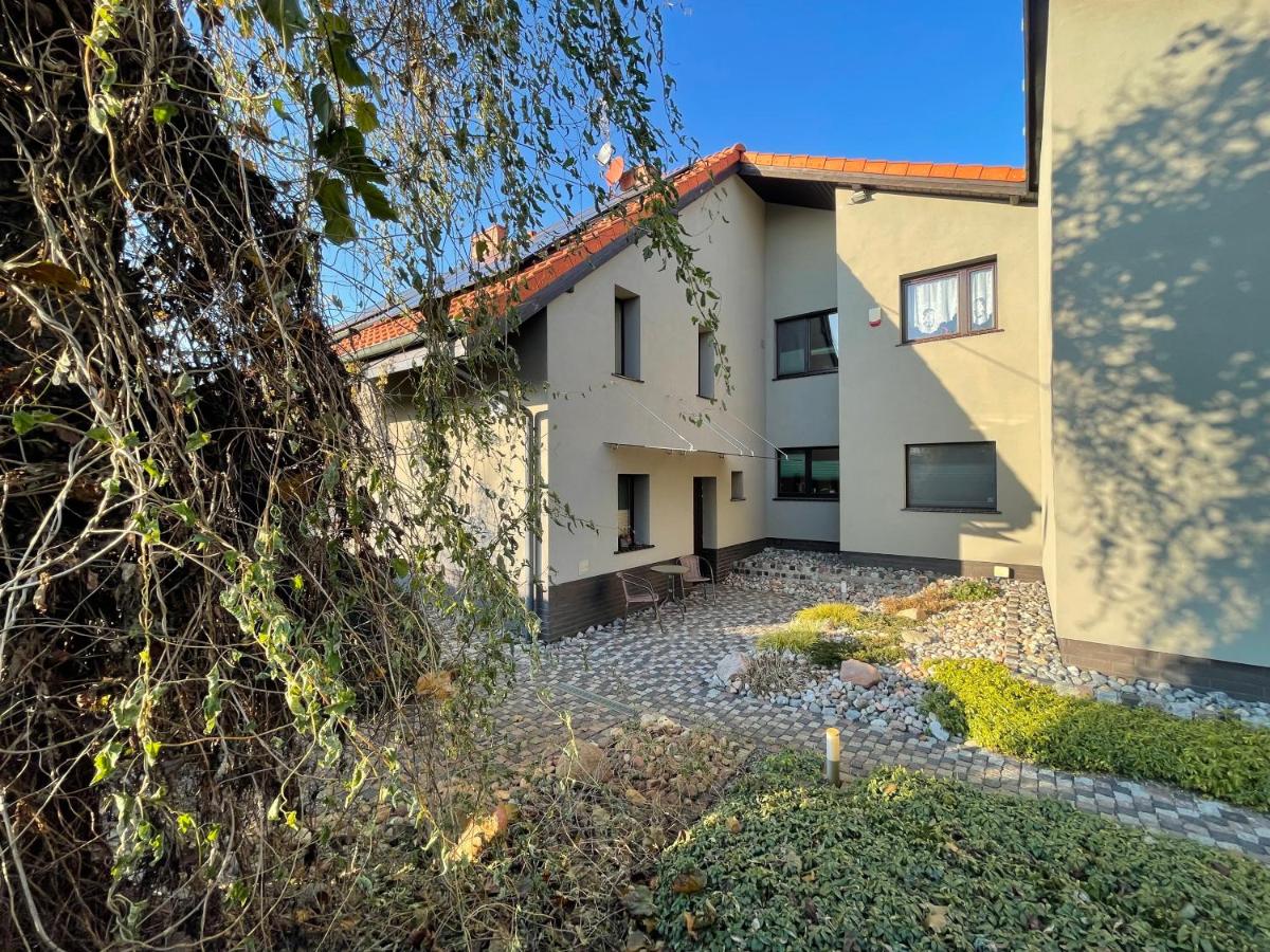 Apartament Pod Lipą - Ferienwohnung Wroclaw