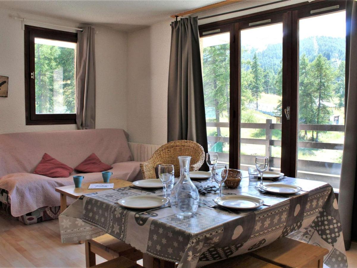 Appartement 3 Pièces 6 couchages avec piscine, animaux admis à Risoul 1850 - FR-1-330-209 - Bed and Breakfast Risoul