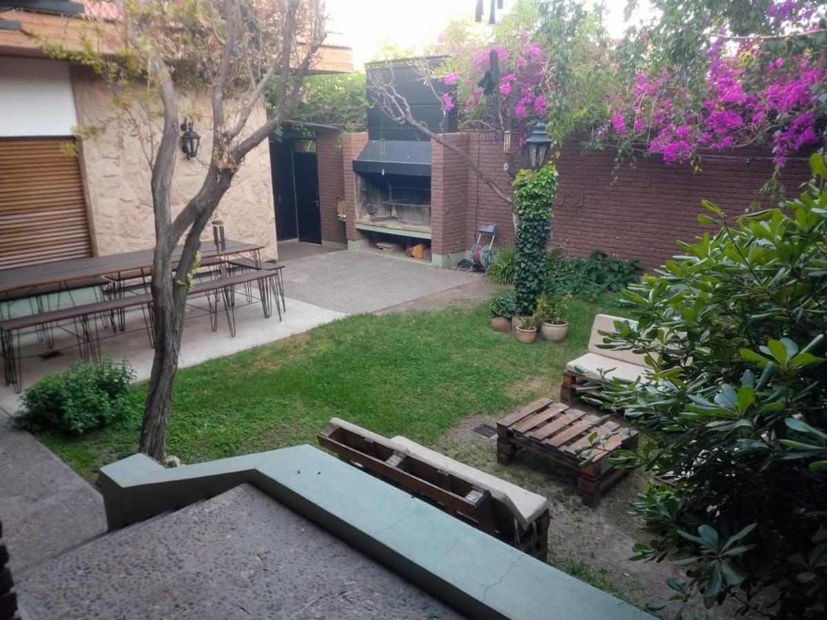 Cálido y confortable Chalet a metros Mendoza Plaza Shopping - Ferienwohnung Villa Nueva