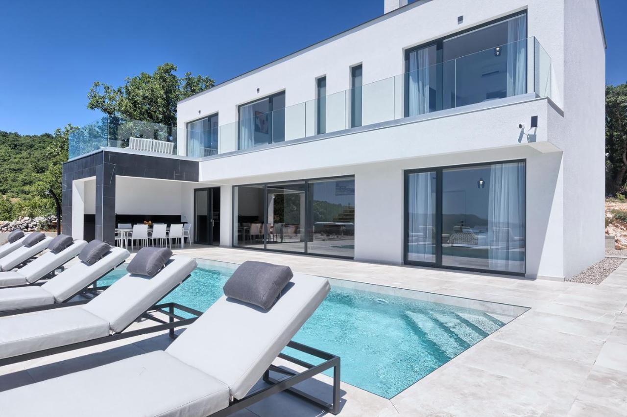 Villa Ultima with sea view, private pool, jacuzzi, gym and sauna - B&B