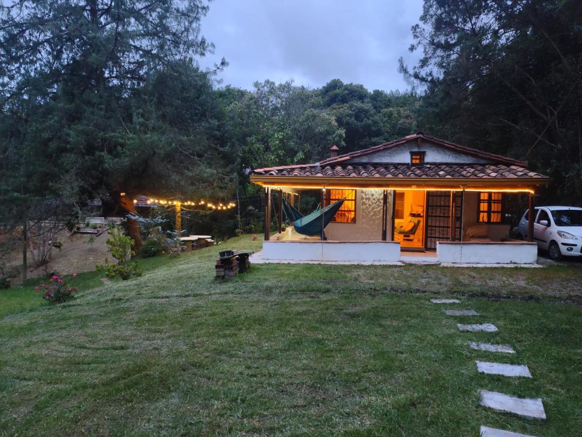 Casa Rustica con chimenea en su interior, rodeado de los cuatro elementos tierra, fuego, aire y agua, ubicada en sector tranquilo, para descansar en familia o amigos, - Chambres d'hôtes Mazo