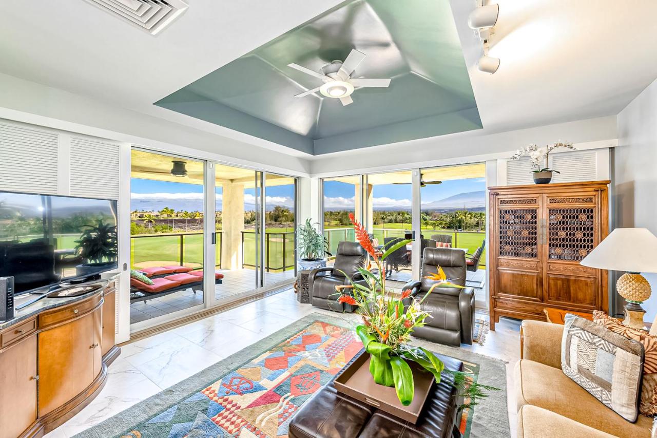 Tropical Elegance Golf Course Penthouse - B&B