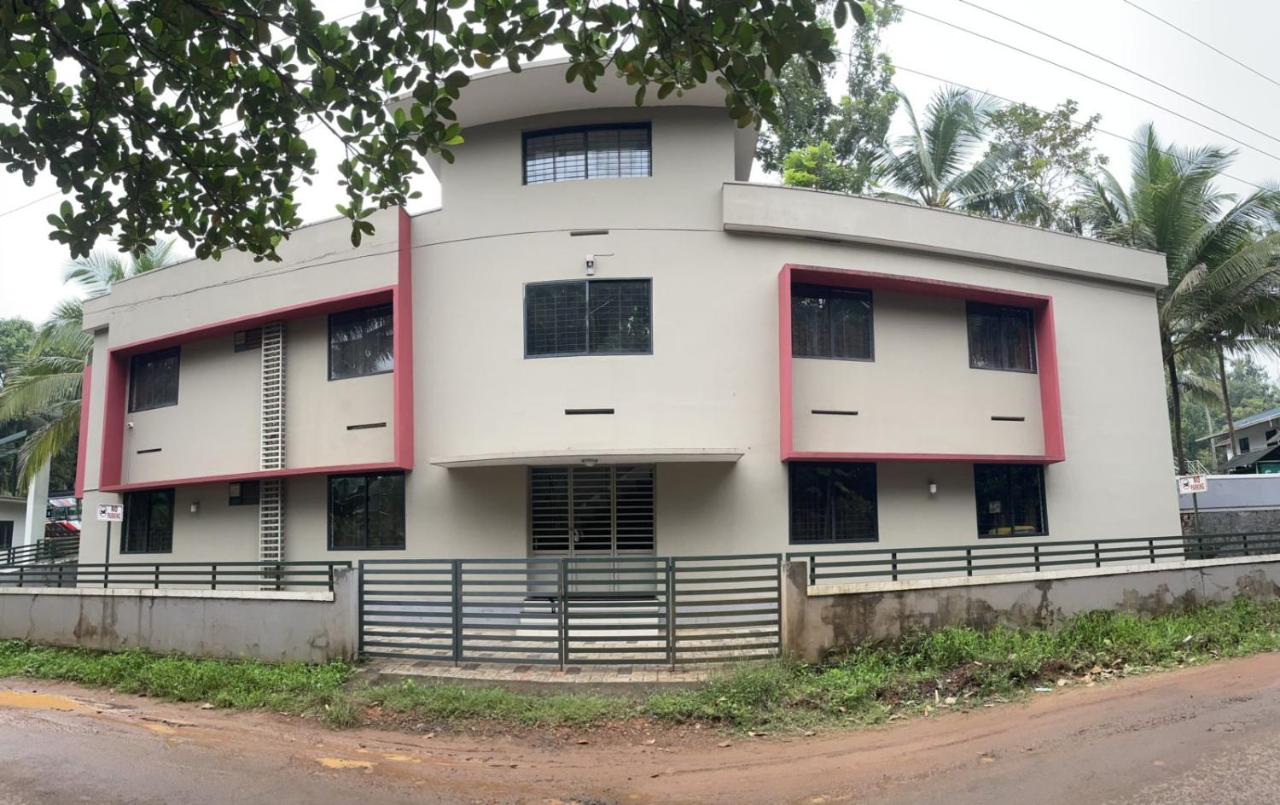 Shangri-laa hotel apartments - B&B Talakkād