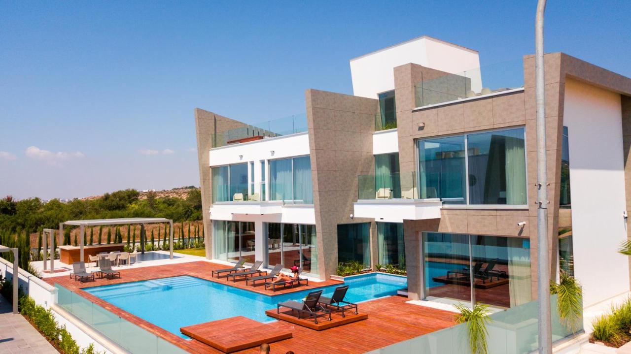 Cove Seaview Villas - Nautica - B&B