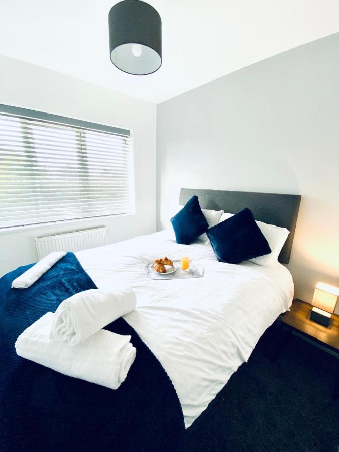 B&B Hessle - HU-Thirteen Apt Two- Sleeps 4 - Bed and Breakfast Hessle