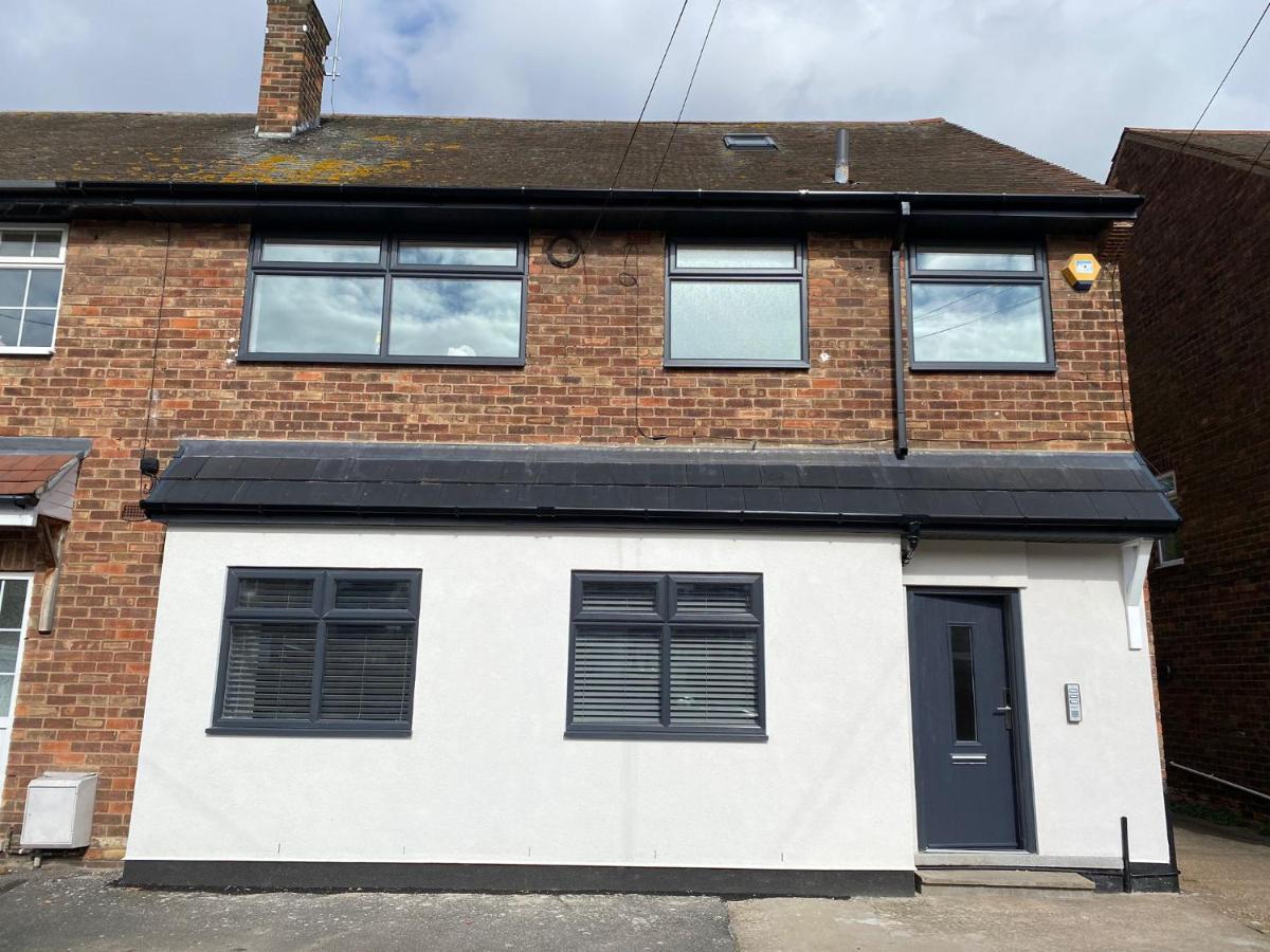 HU-Thirteen Apt Two- Sleeps 4 - B&B