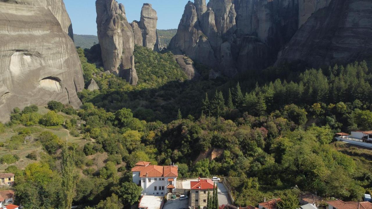 Habitación Doble con balcón y vistas panorámicas a Meteora