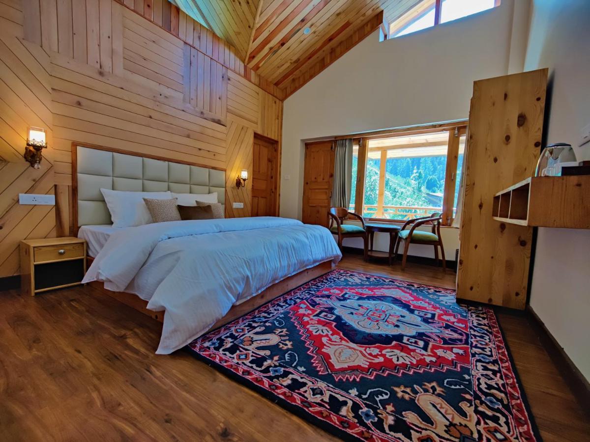 Queen Room with Garden View