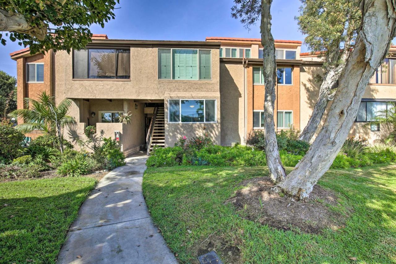 Waterfront Huntington Beach Condo with Fire Pit - B&B