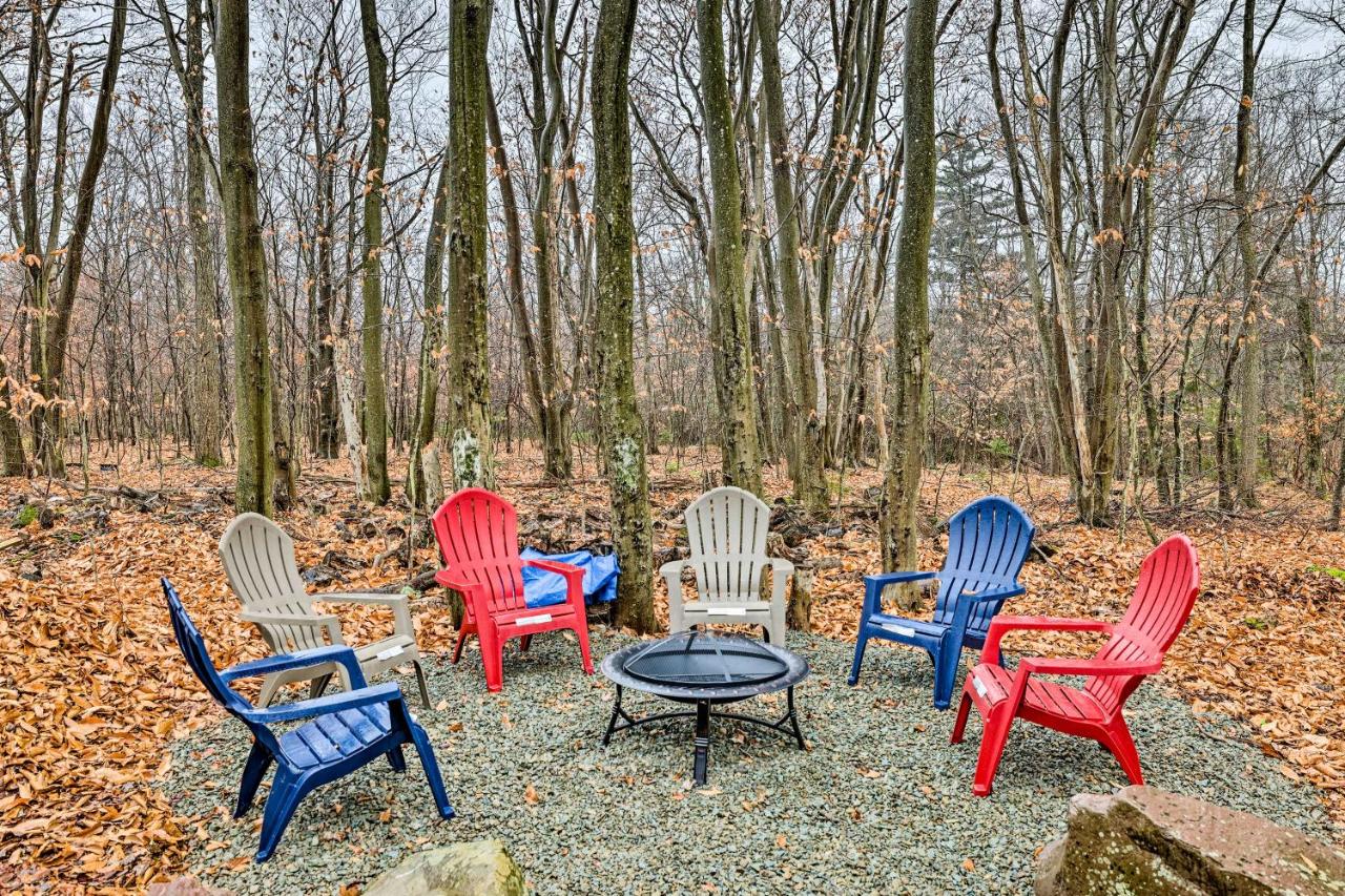 B&B Tobyhanna - Charming Tobyhanna Home with Fire Pit and Lake Access! - Bed and Breakfast Tobyhanna