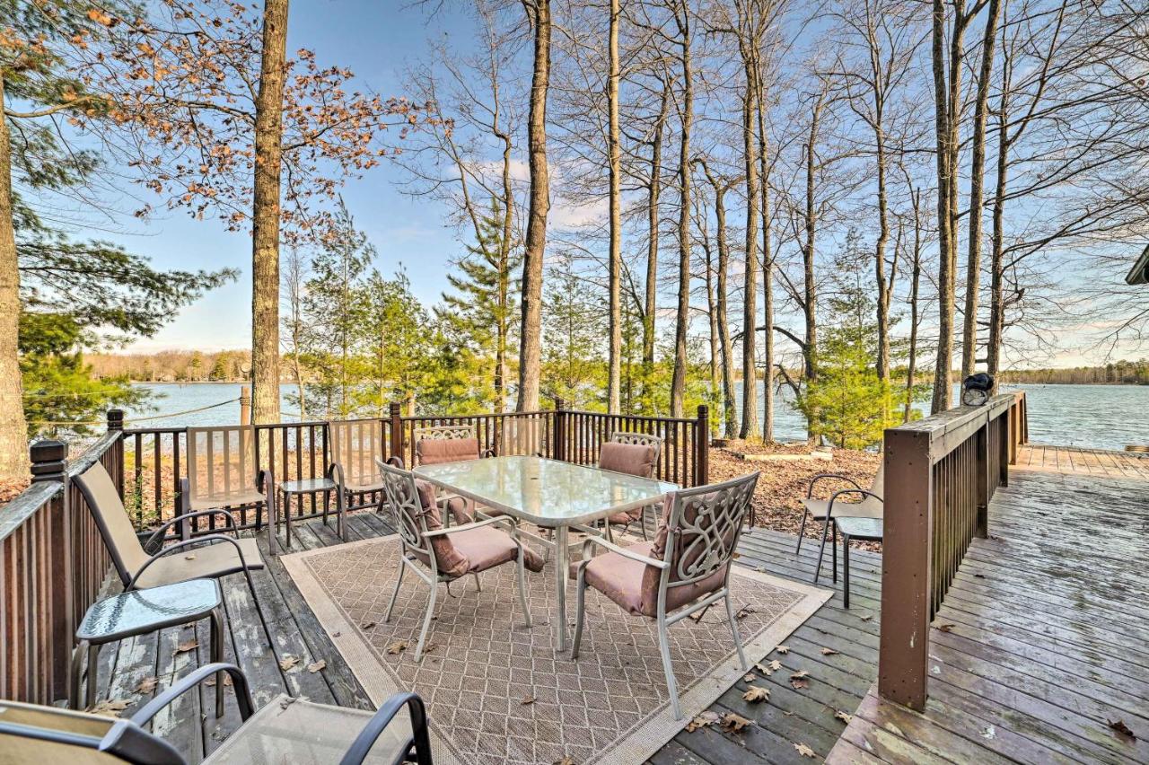 Secluded Lost Lake Cottage with Spacious Loft! - B&B