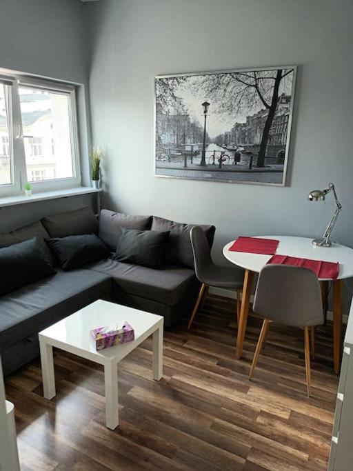 Apartament Złota 60- Warsaw - B&B