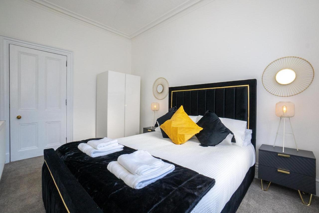 B&B Aberdeen - Brulee House - Luxury 2 Bed Apartment in Aberdeen Centre - Bed and Breakfast Aberdeen