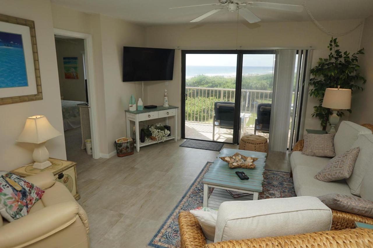B&B Cape Canaveral - Canaveral Towers Oceanfront 402! - Bed and Breakfast Cape Canaveral