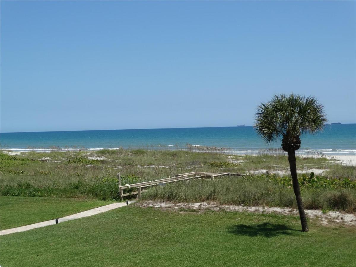 B&B Cocoa Beach - Spanish Main 61 - Direct Oceanfront Condo! - Bed and Breakfast Cocoa Beach