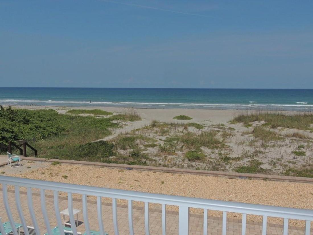 B&B Cocoa Beach - Updated! Ocean Beach Villas Unit 202- Direct Oceanfront Condo! - Bed and Breakfast Cocoa Beach