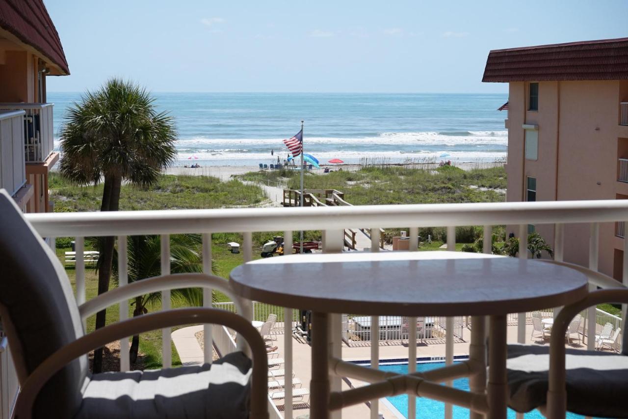 B&B Cocoa Beach - WOW! Updated Oceanfront, Pool Front Spanish Main Condo 45! - Bed and Breakfast Cocoa Beach