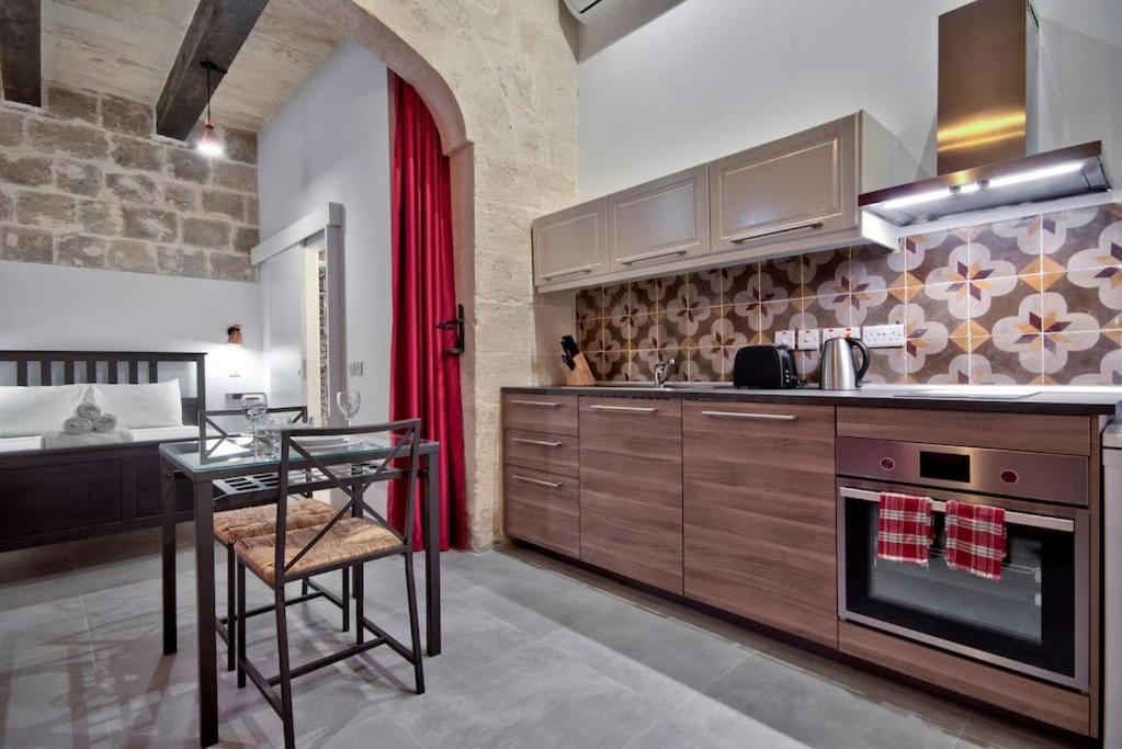 B&B Valletta - Vallettastay Old Lodge Studio 5 - Bed and Breakfast Valletta