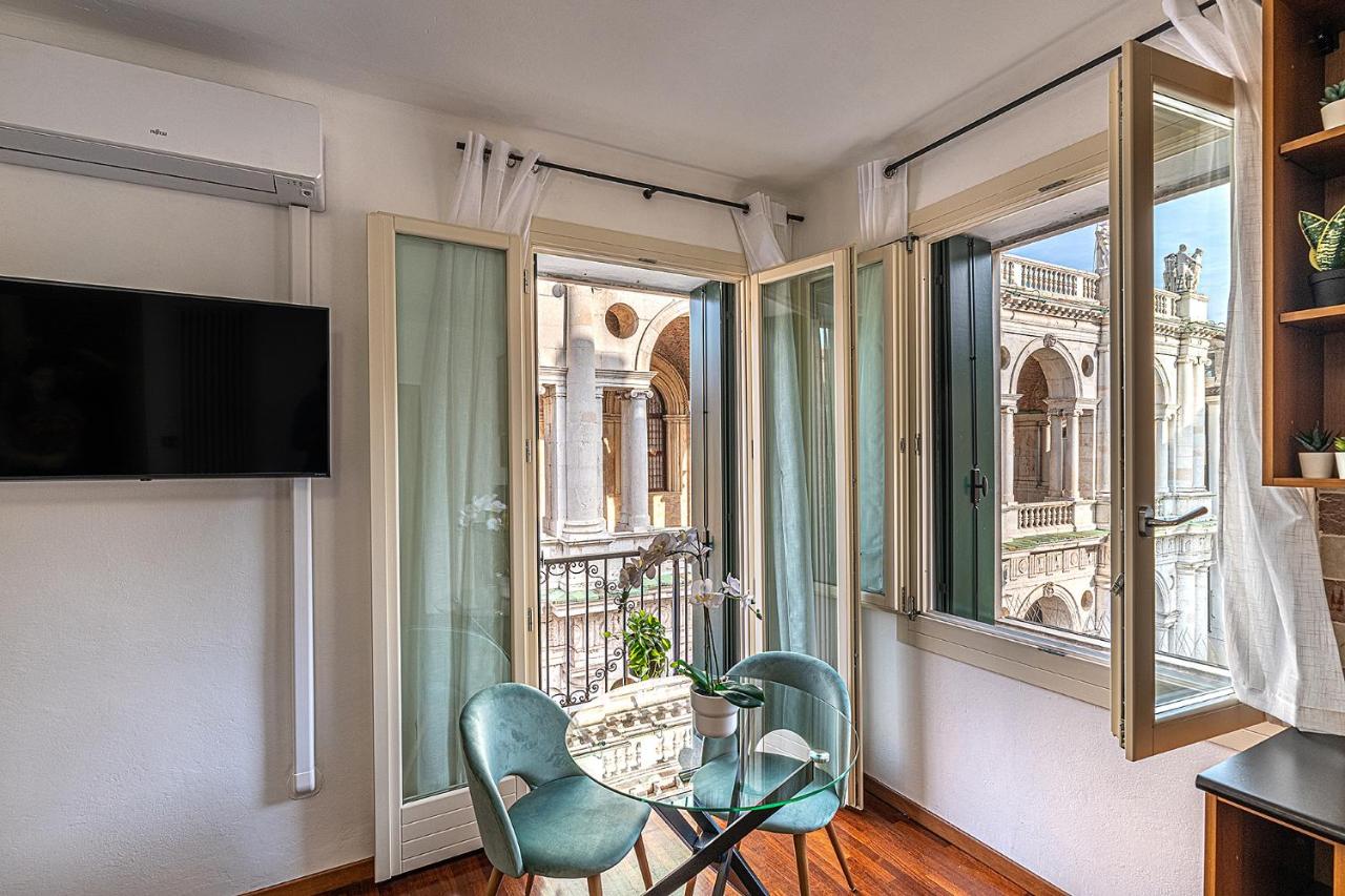 Suite Palladiana, la migliore vista di Vicenza - B&B
