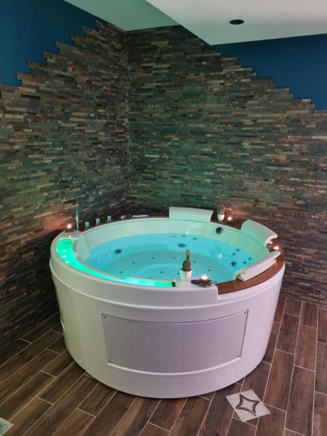 Gite La Charme avec spa - B&B
