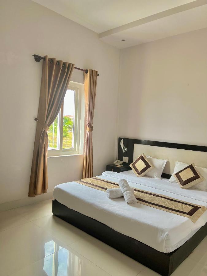 Khách Sạn Hoàn Vũ