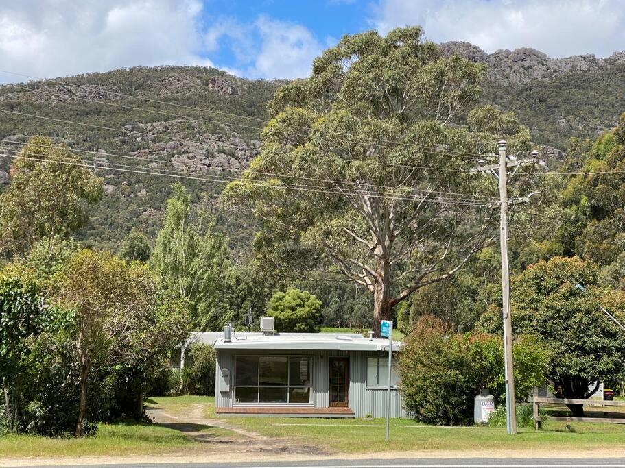 B&B Halls Gap - 3 Bedroom Holiday house - Bed and Breakfast Halls Gap