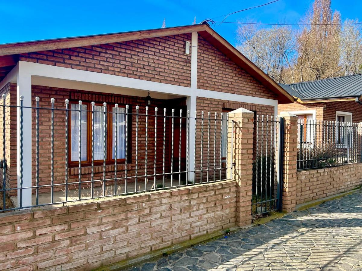 Hosteria Yamile - Bed and Breakfast El Calafate